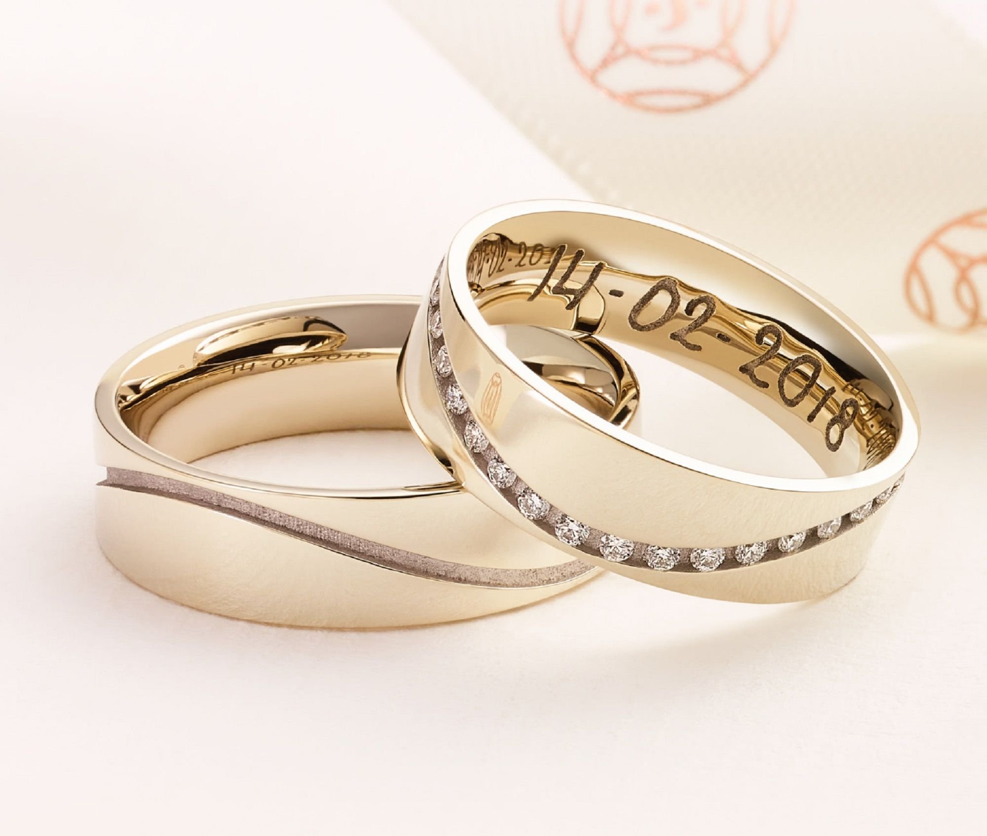 Обручальные кольца золотые на свадьбу. Обручальные кольца Меркури. Красивые Свадебные кольца. Красивые обручальные кольца. Очень красивые обручальные кольца.
