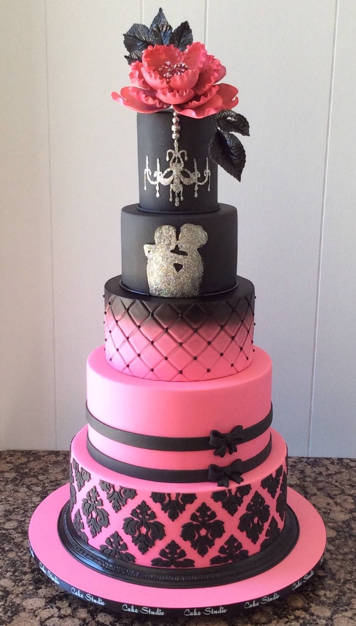 Черно розовый торт. Торт Блэк Пинк торт. Блэк Пинк торт черно розовый. Торт черный с розовым. Черно розовый торт для девочки.
