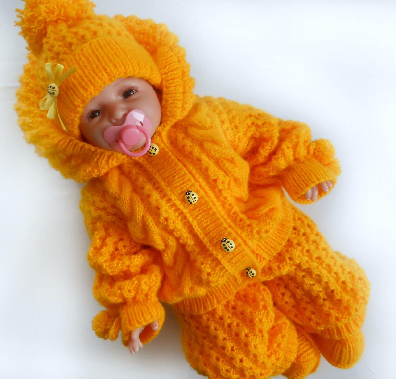 Детские вязаные костюмы для новорожденных