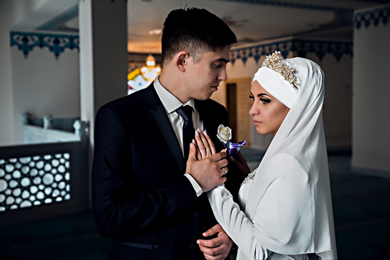 Тайна никях. Мусульманская свадьба в мечети. Никах невеста. Никах фотосессия в мечети. Никах обряд.