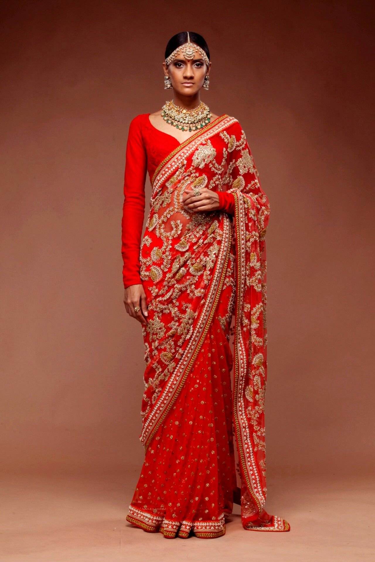 Сари года. Сари Индия. Индийские модельер Сабьясачи Мукерджи. Сари (женская одежда в Индии). Сари 2023.