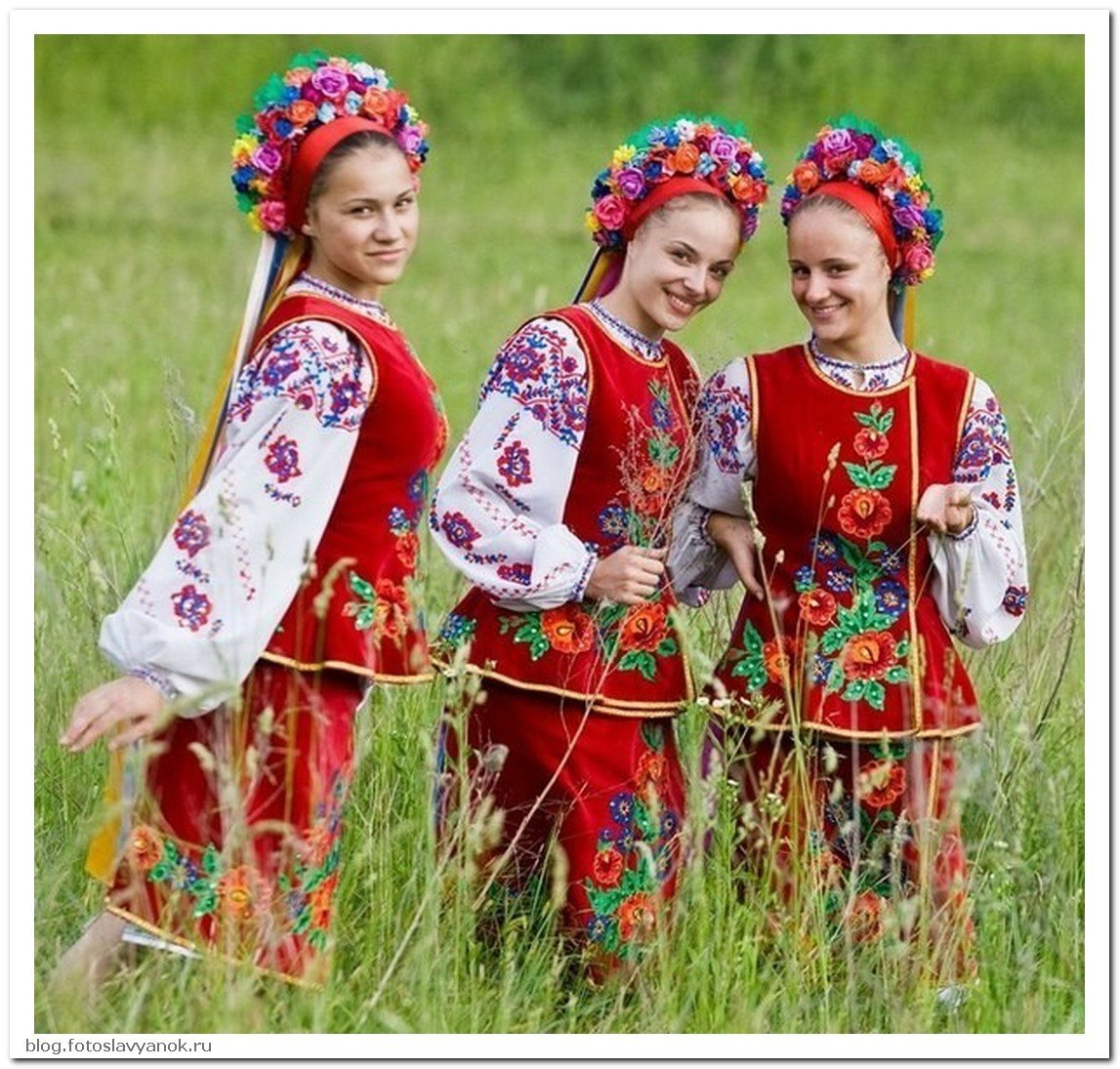 1 национальный украины. Украинский костюм. Наряд украинцев. Народный костюм Украины. Украинский костюм женский.