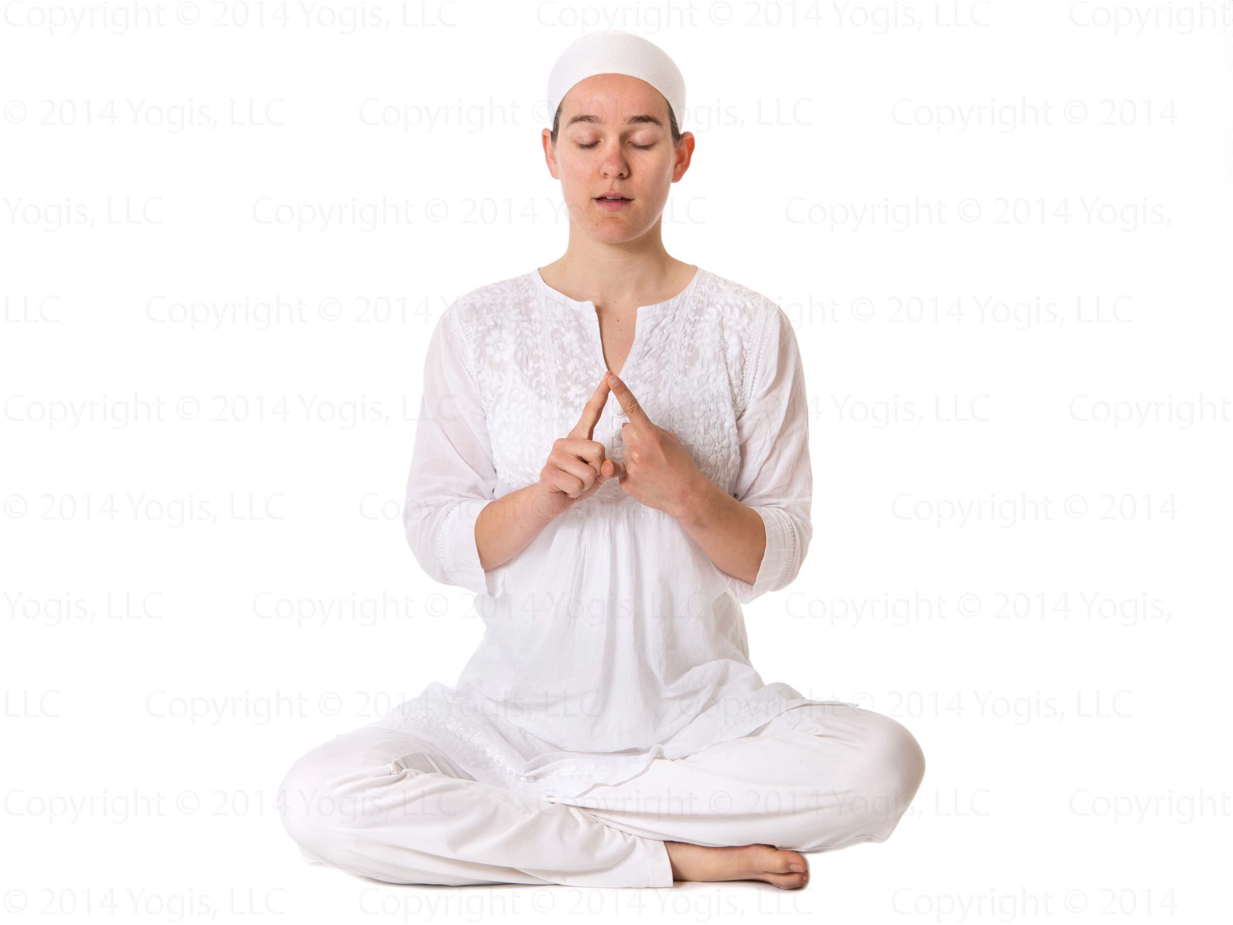 Йога маи. Головной убор для йоги Кундалини. Йога в белой одежде. Йога без одежды. Крийя Кундалини йога.