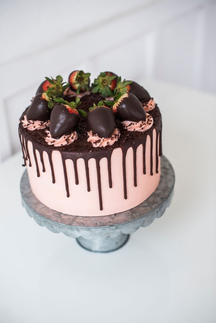 Шоколадные подтеки на торте (82 фото)