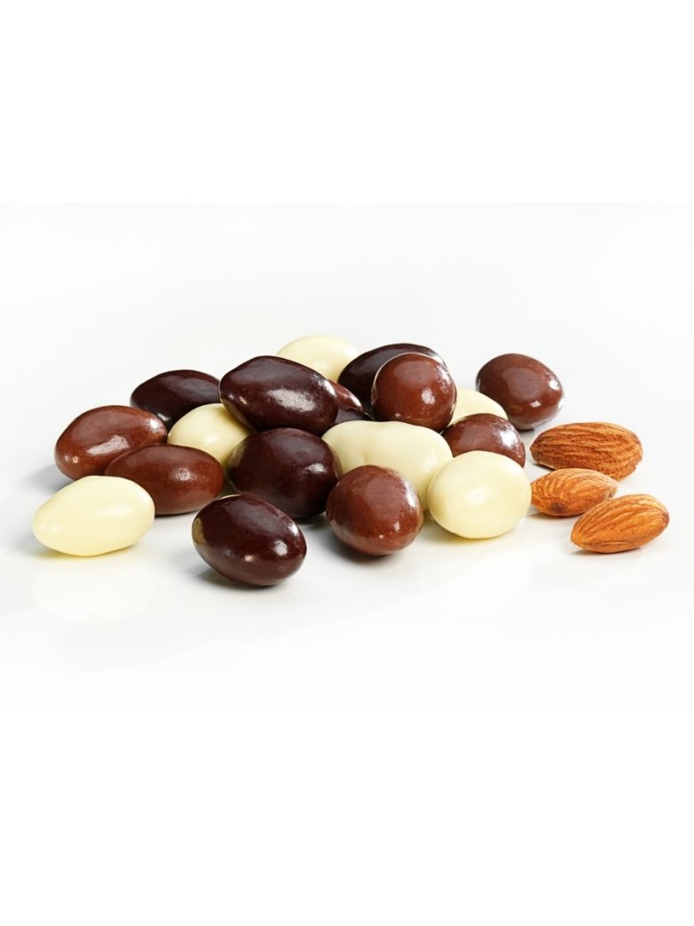 Орехи и сухофрукты в шоколаде