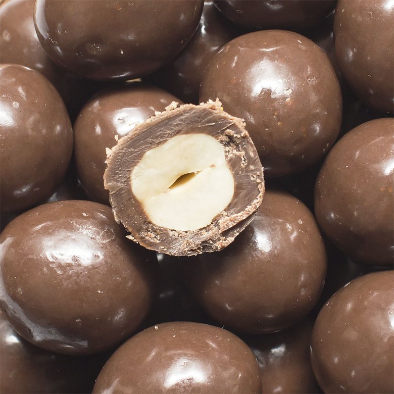 Фундук в шоколаде конфеты