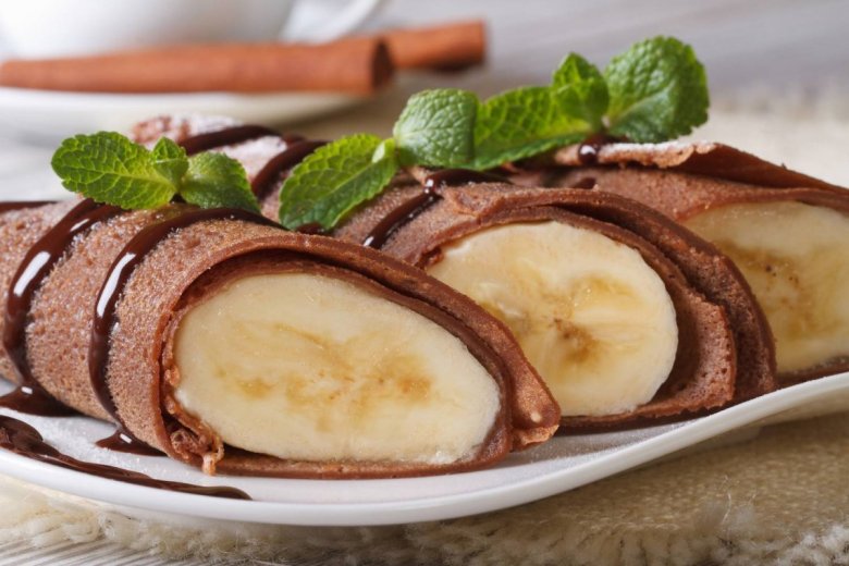 Шоколадные блинчики с бананом