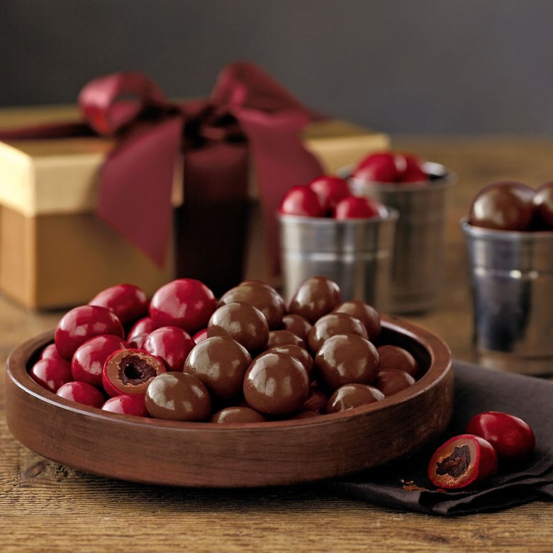 Шоколадное драже "вишня в шоколаде" (темный шоколад)БАЙНД