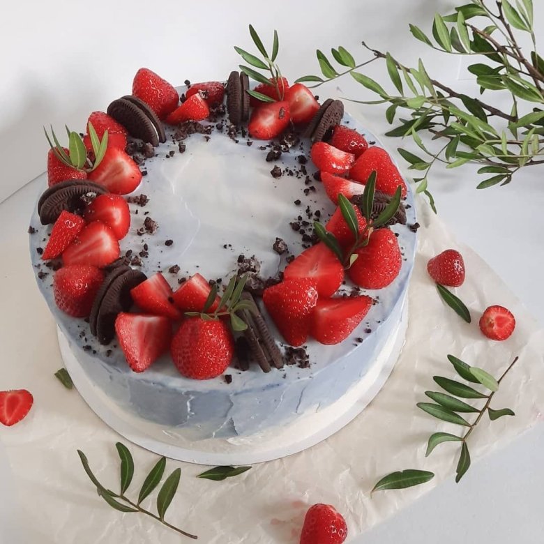 Нежный торт с ягодами