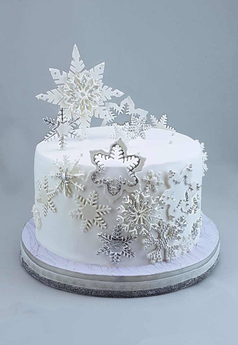 Новогодний торт со снежинками (73 фото)