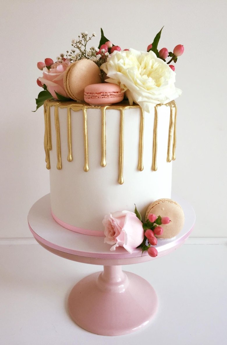 Свадебный торт одноярусный лаконичный