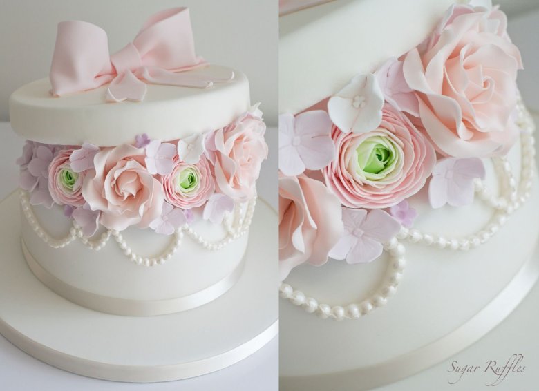 Креативный свадебный торт двухъярусный