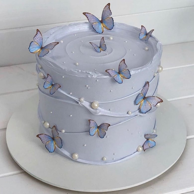 Красивый торт с бабочками