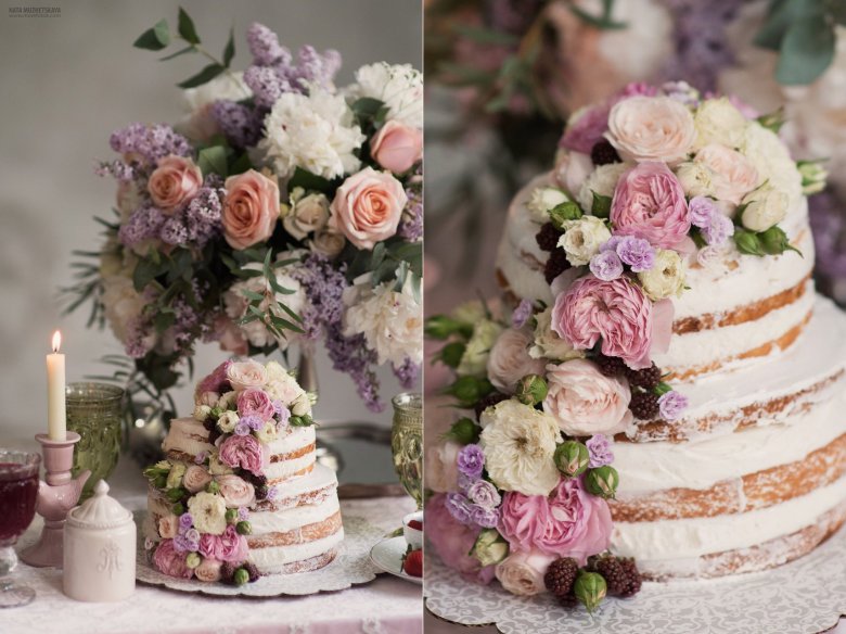 Свадебный торт украшенный живыми цветами