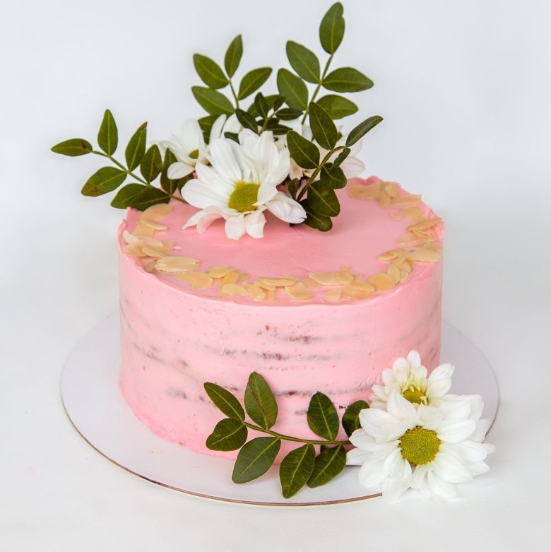 Декор торта цветами живыми