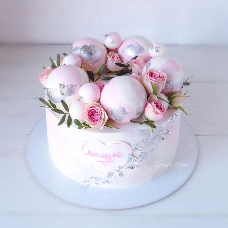 Нежный торт для мамы на день рождения