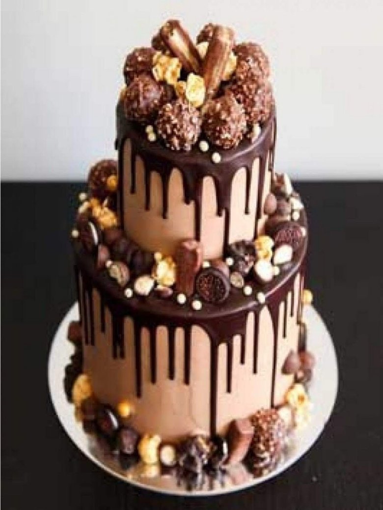 Тортик с шоколадными цветами