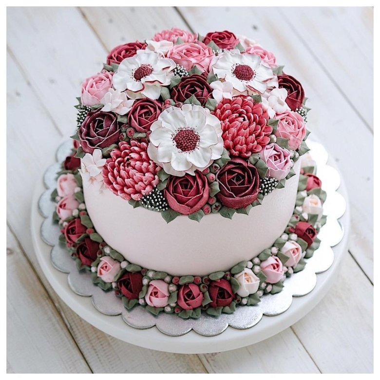 Очень красивый торт с цветами
