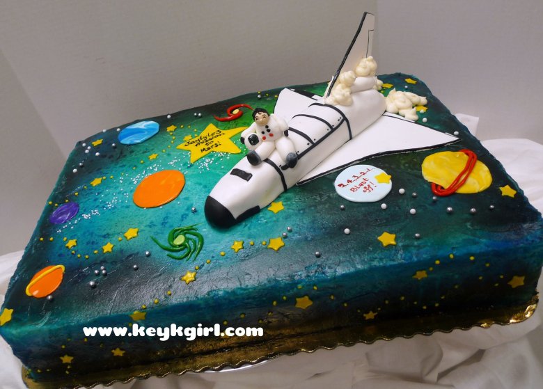 Торт космический корабль