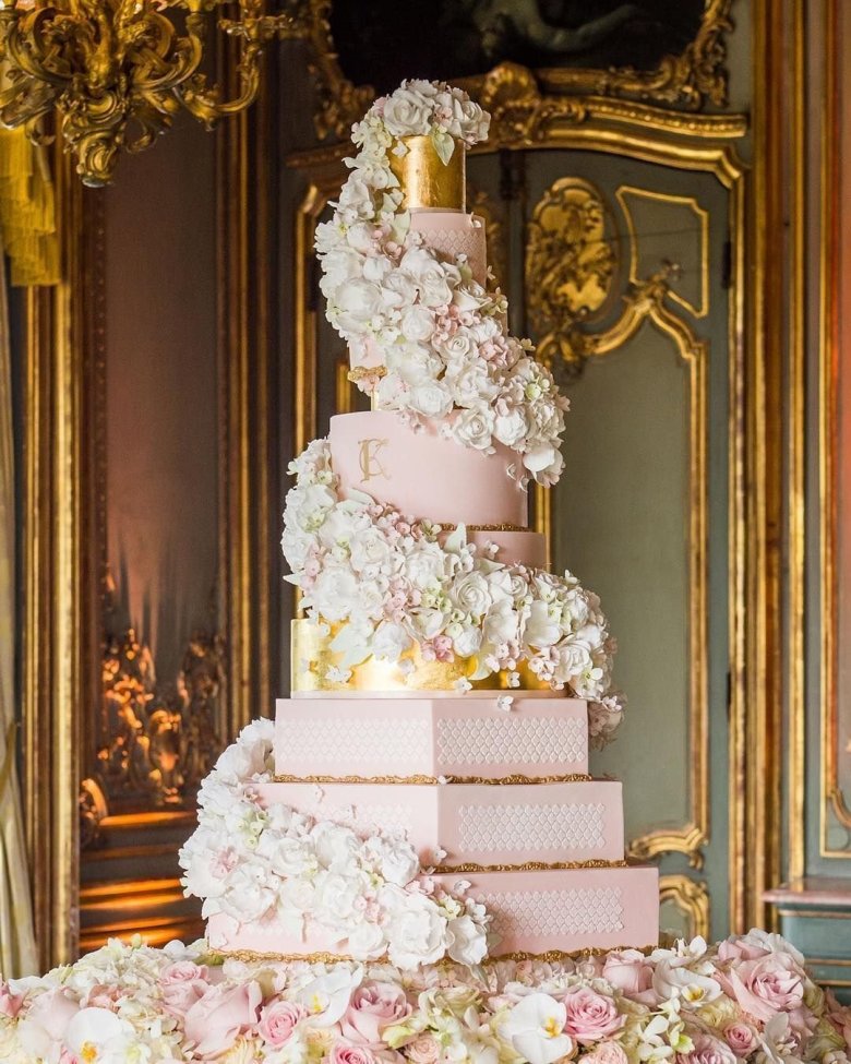 Шикарный торт на свадьбу