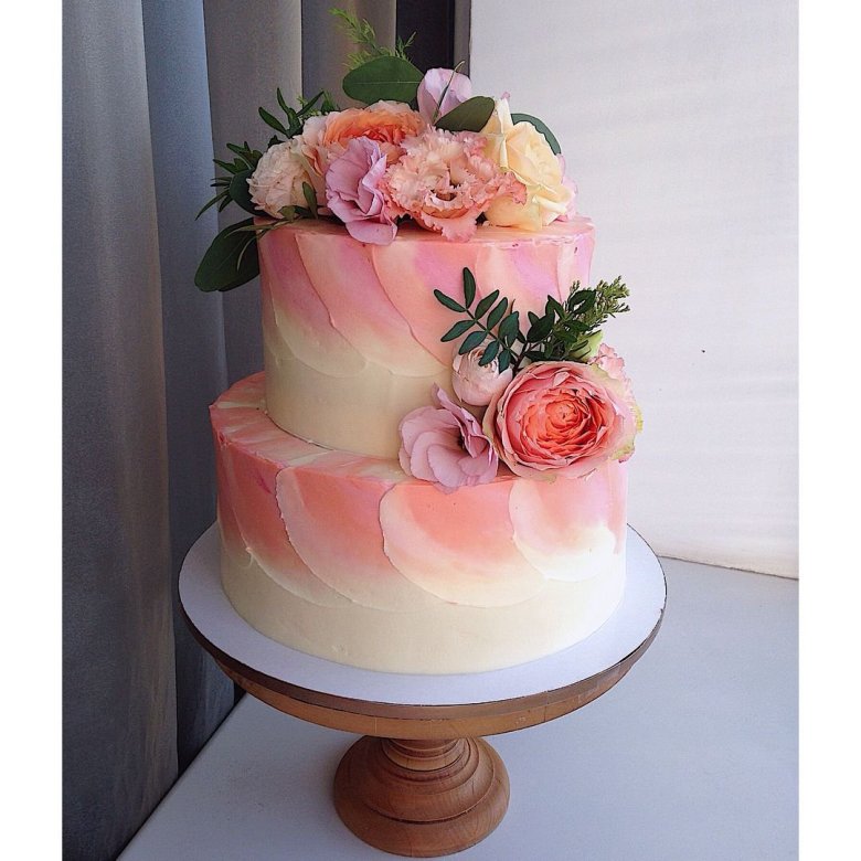 Свадебный торт двухъярусный персиковый