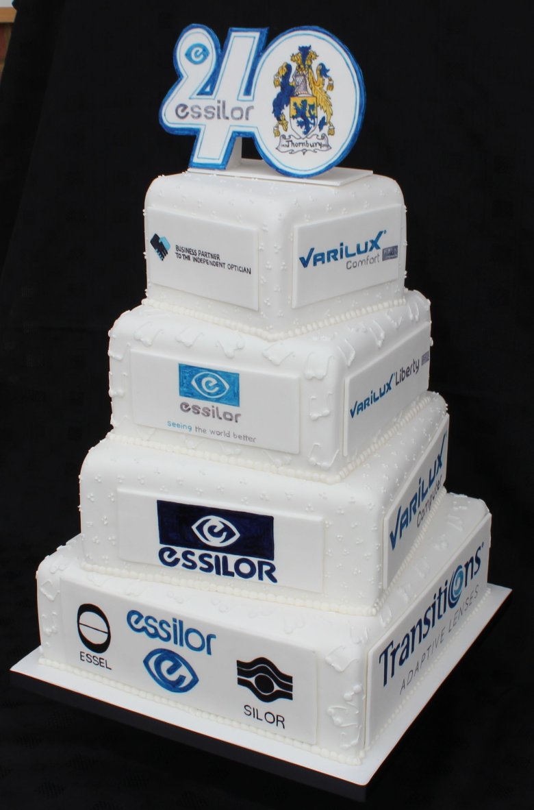 Корпоративный многоярусный торт с логотипом