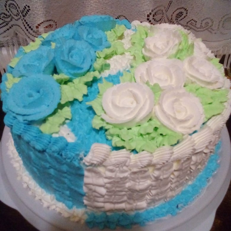Торт бело голубой кремовый