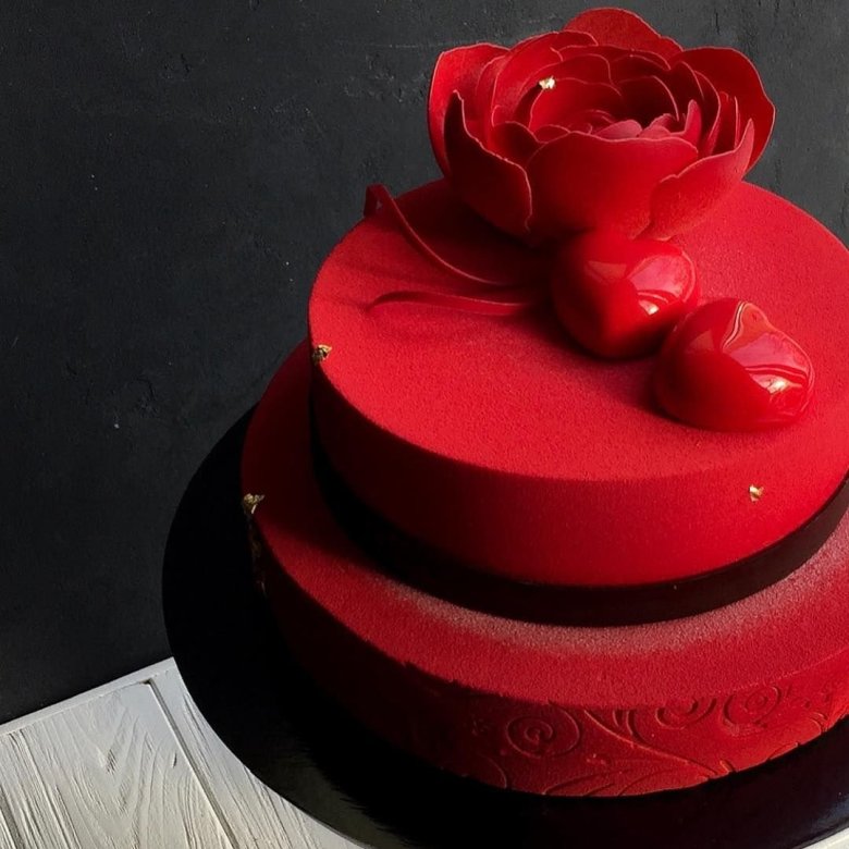 Свадебный торт красный велюр