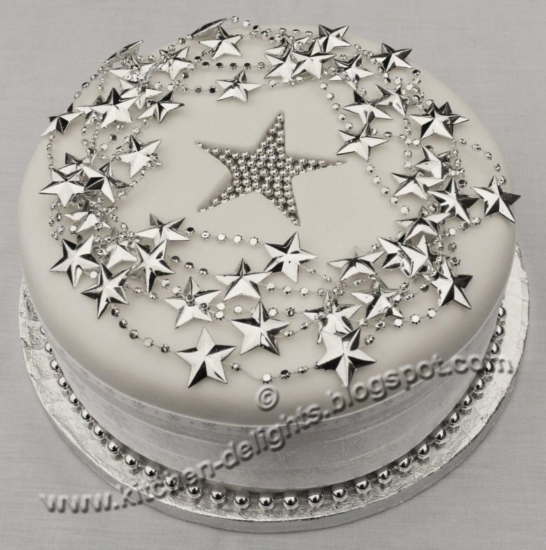 Белый торт со звездами