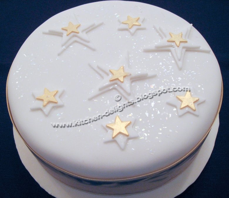 Белый торт со звездами