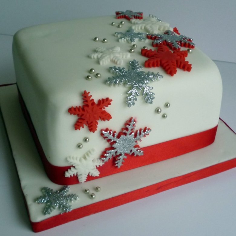 Новогодний тортик со снежинками