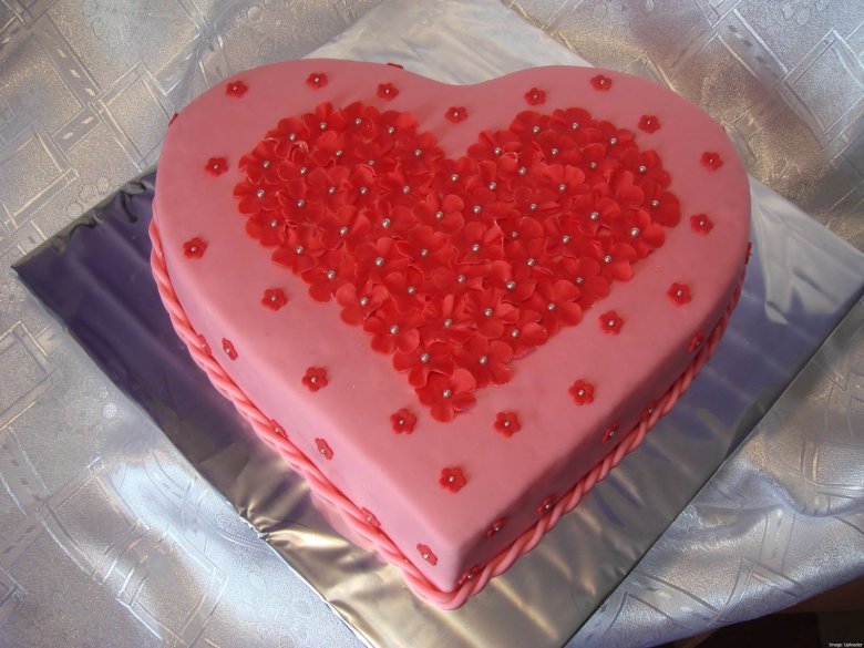 Детский торт в форме сердца