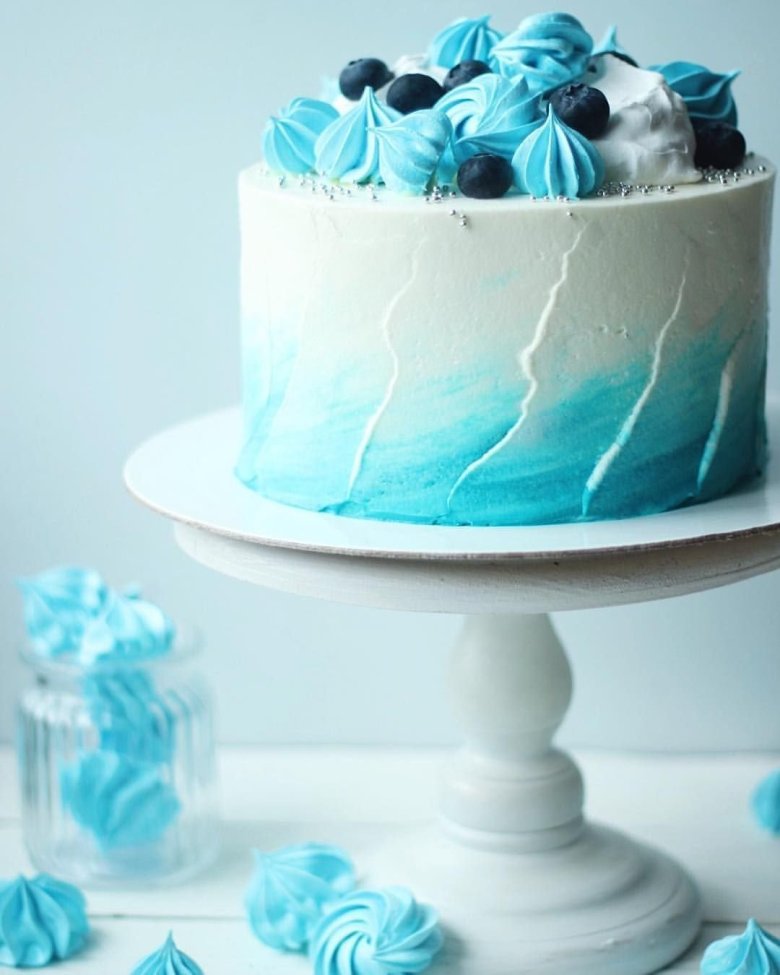 Торт в голубых тонах