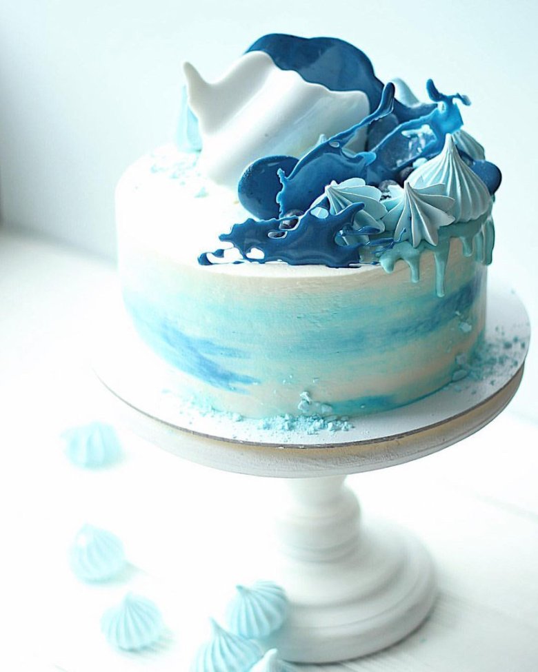 Торт для женщины в голубых тонах