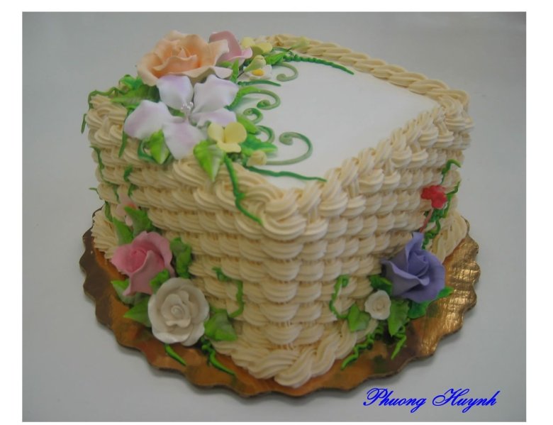 Торт корзина с цветами из крема с крышкой