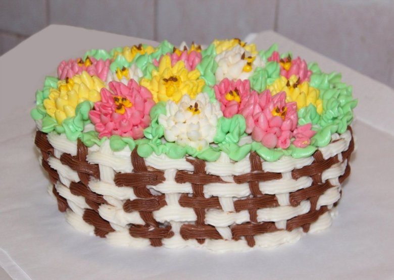 Торт корзина с цветами из крема с крышкой
