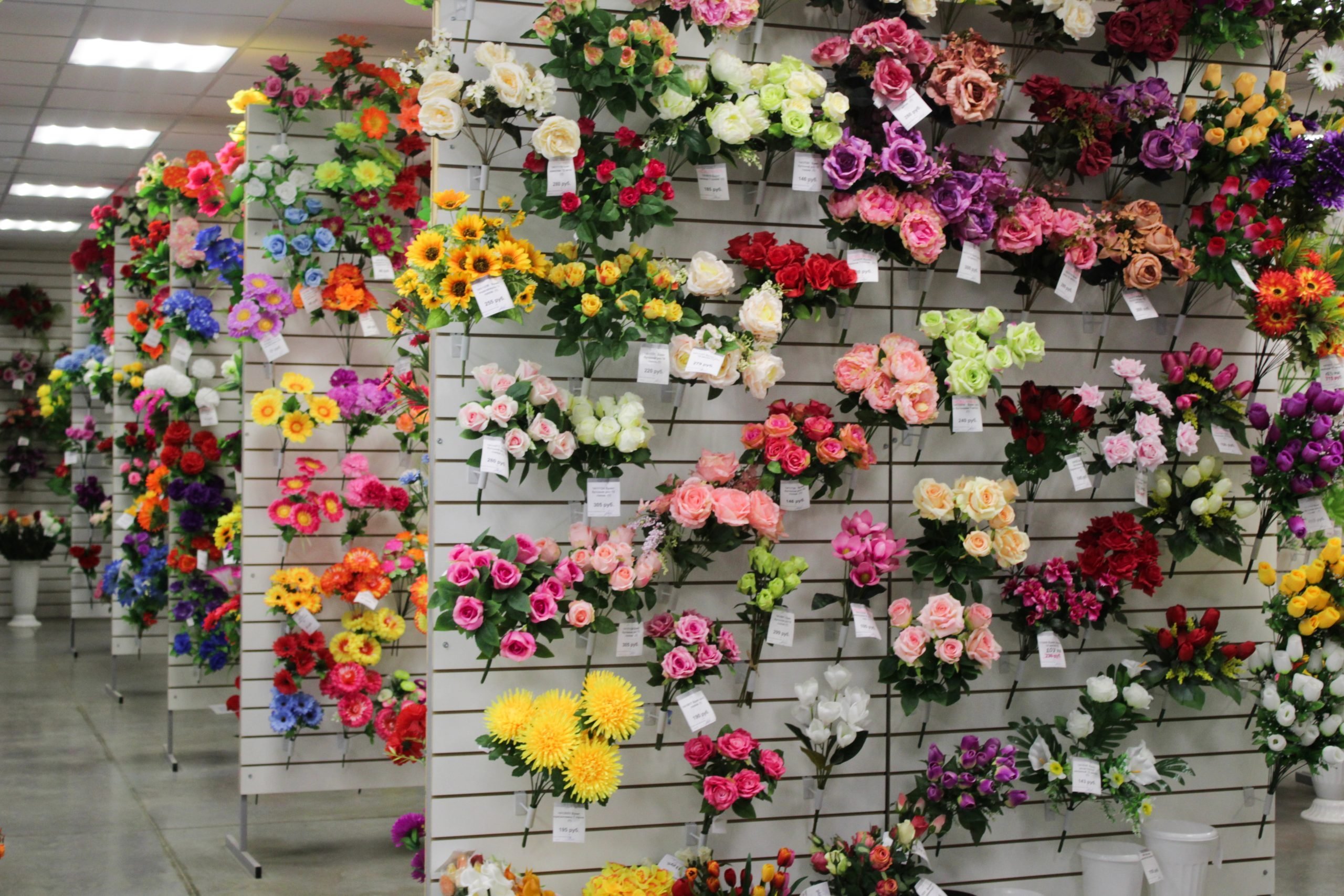 Валберисе купить интернет магазин цветы. Искусственные цветы. Украшение искусственными цветами. База искусственных цветов. Торговля искусственными цветами.