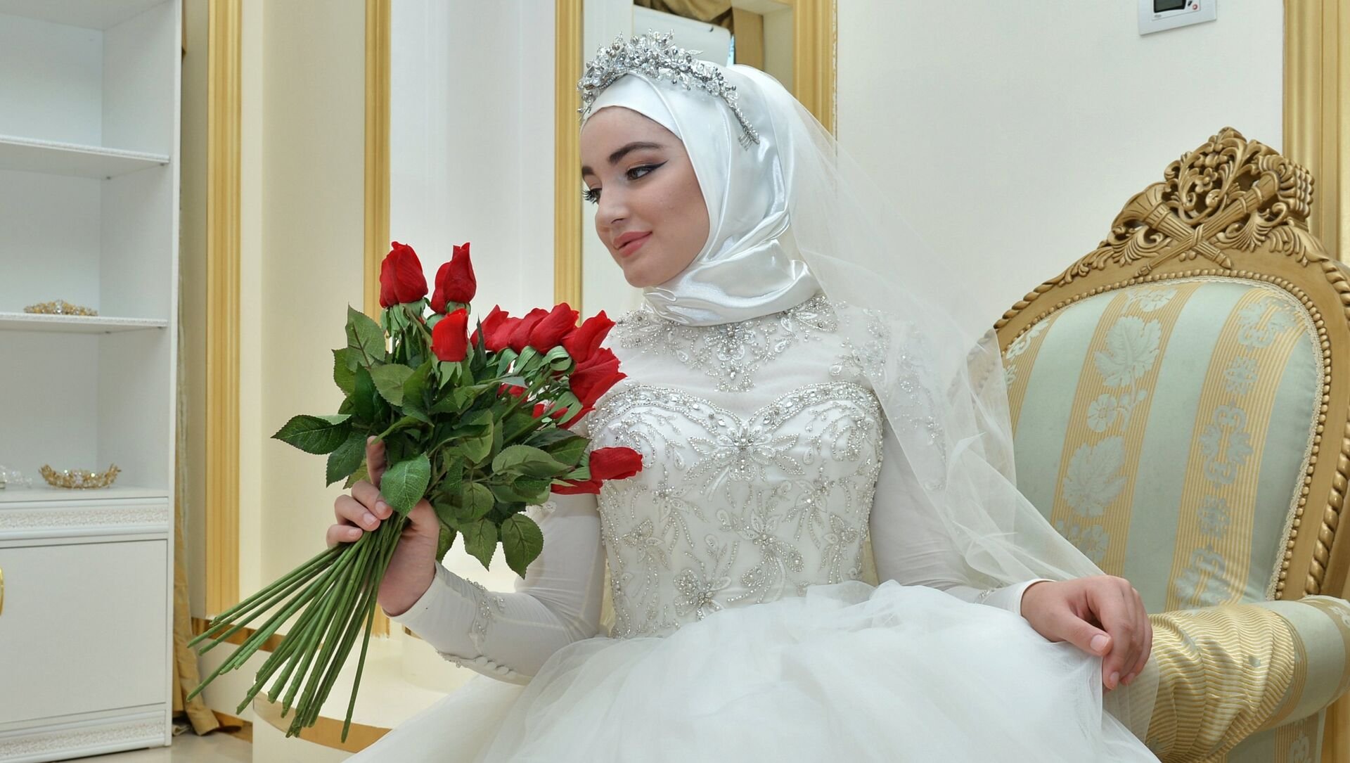 Невеста Рамзана Кадырова. Чеченские Свадебные платья 2022. Чеченские невесты. Чеченская свадьба.