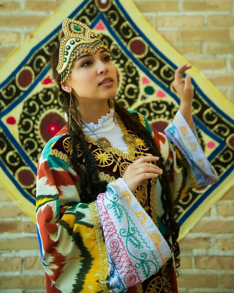 Узбекский тема. Узбекские женщины. Узбекский народный костюм. Узбекские женщины красивые. Узбекские мотивы.