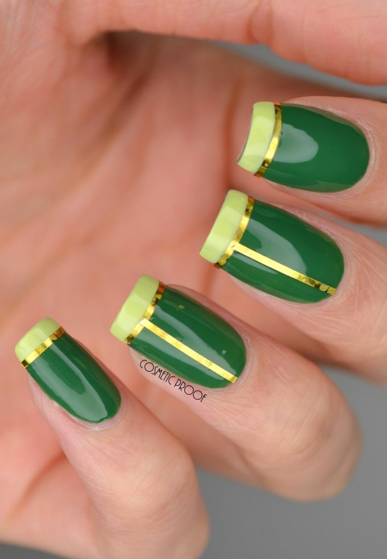 Ногти зеленый золотой. Маникюр зеленый. Маникюр зеленый с золотом. Салатовые ногти. Маникюр знленыйс золотом.
