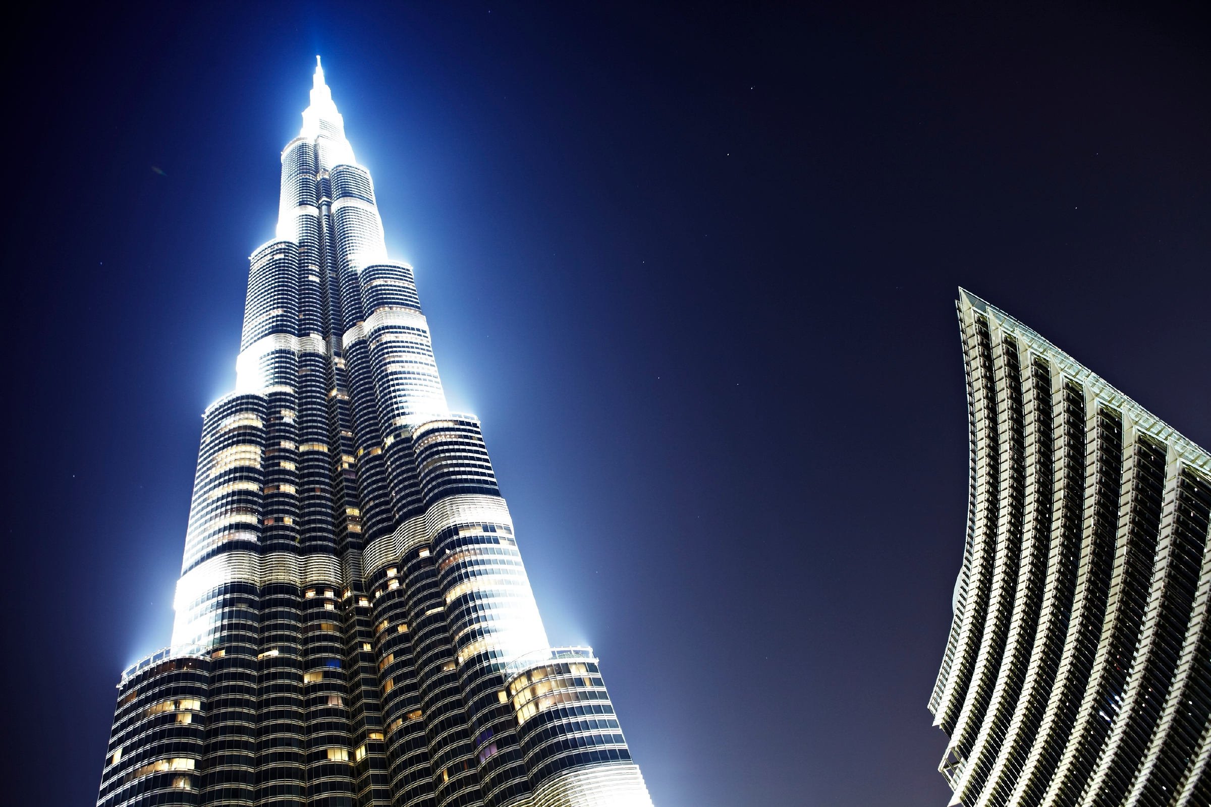 Бурдж халифа сейчас. Башня Бурдж Халифа в Дубае. Бурдж-Халифа Дубай 2022. Дубай здание Бурдж Халифа. Башня Бурдж Халифа в Дубае ночью.