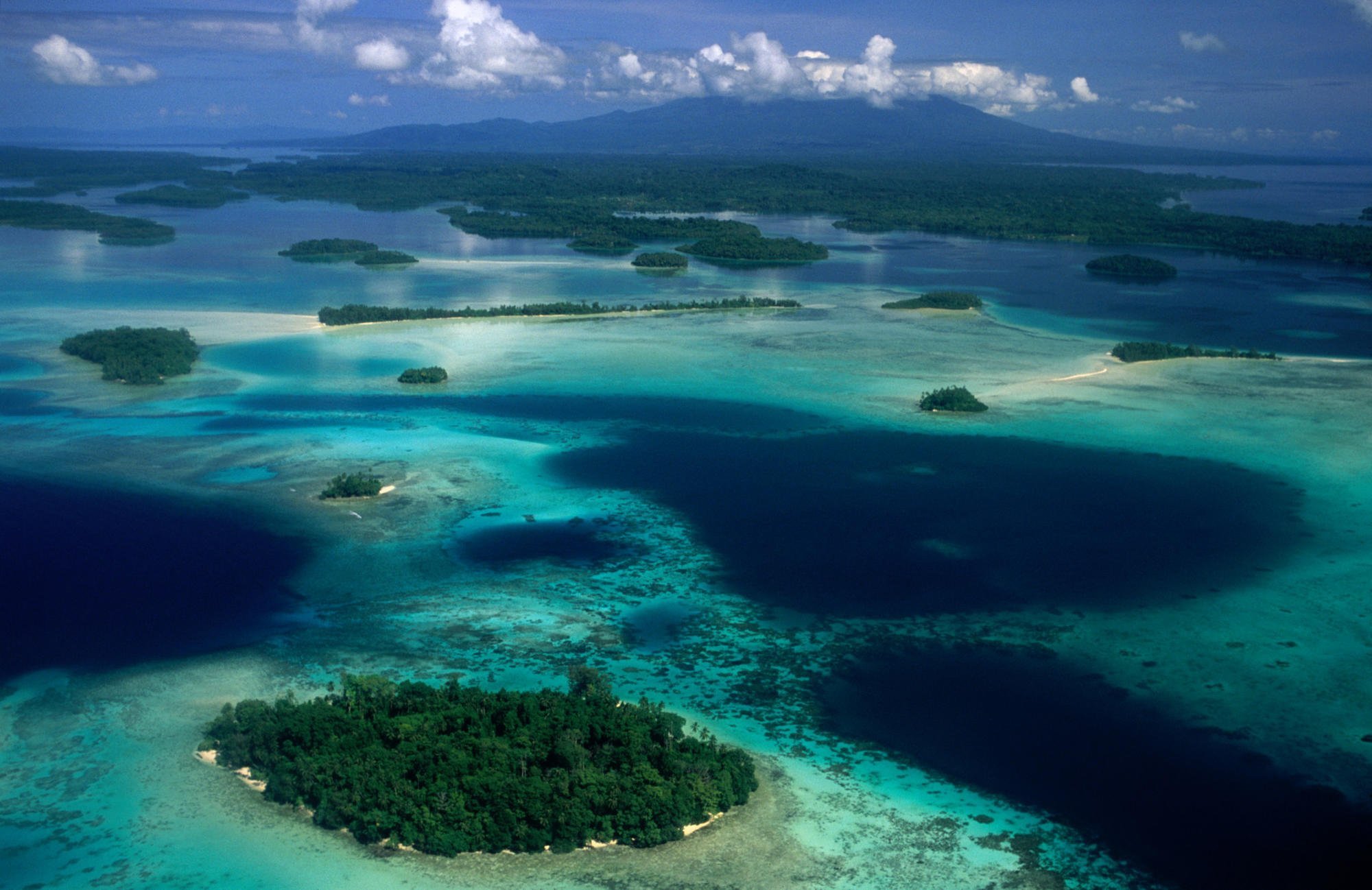 Крупнейшие архипелаги тихого океана. Меланезия Соломоновы острова. Остров Нью-Джорджия Соломоновы острова. Океания Меланезия острова. Marovo Lagoon Соломоновы острова.