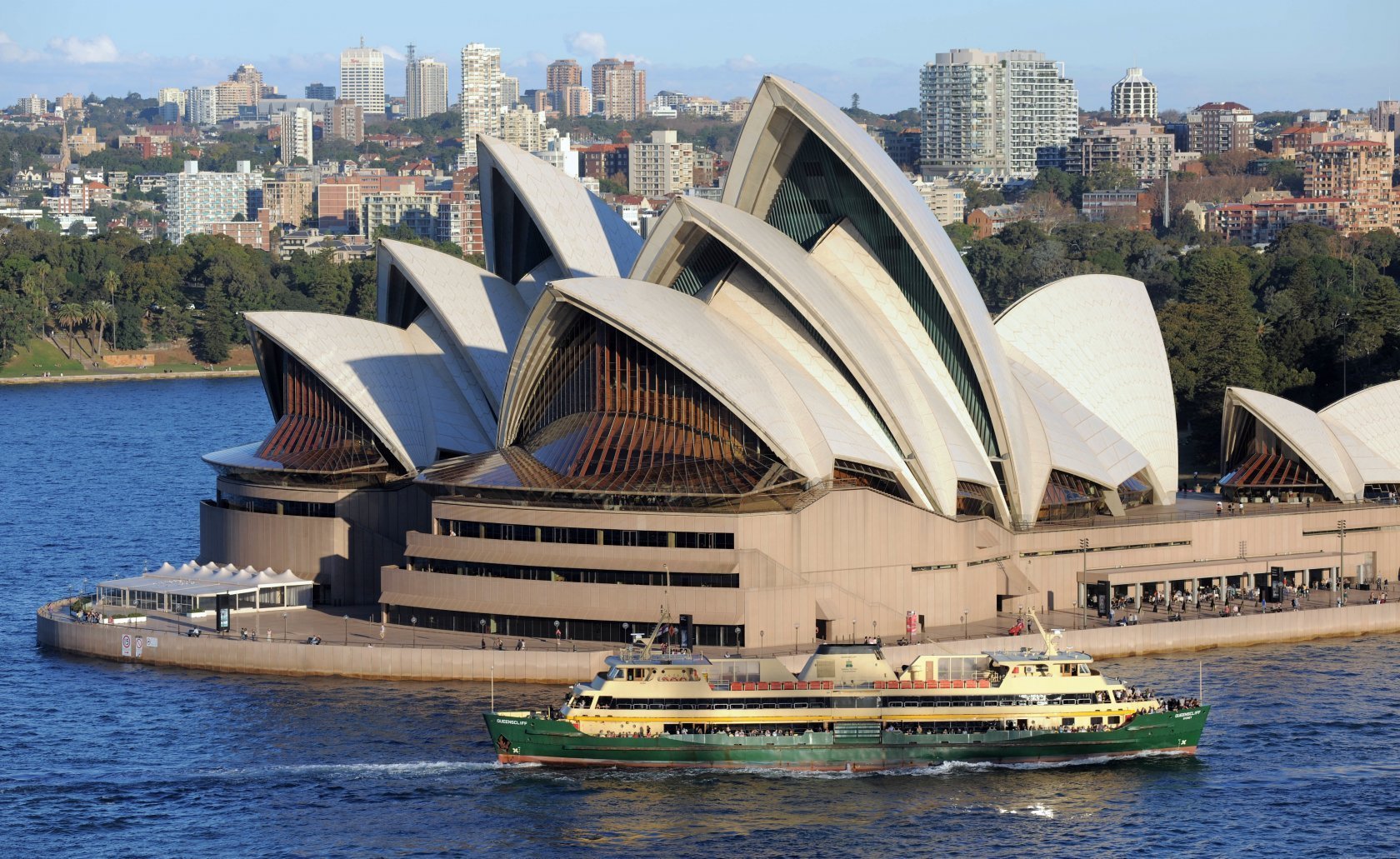 Sydney's world. Сиднейский оперный театр Австралия. Опера Хаус Сидней Австралия. Театр Сиднейская опера Австралия. Сиднейский оперный театр Австралия Архитектор.