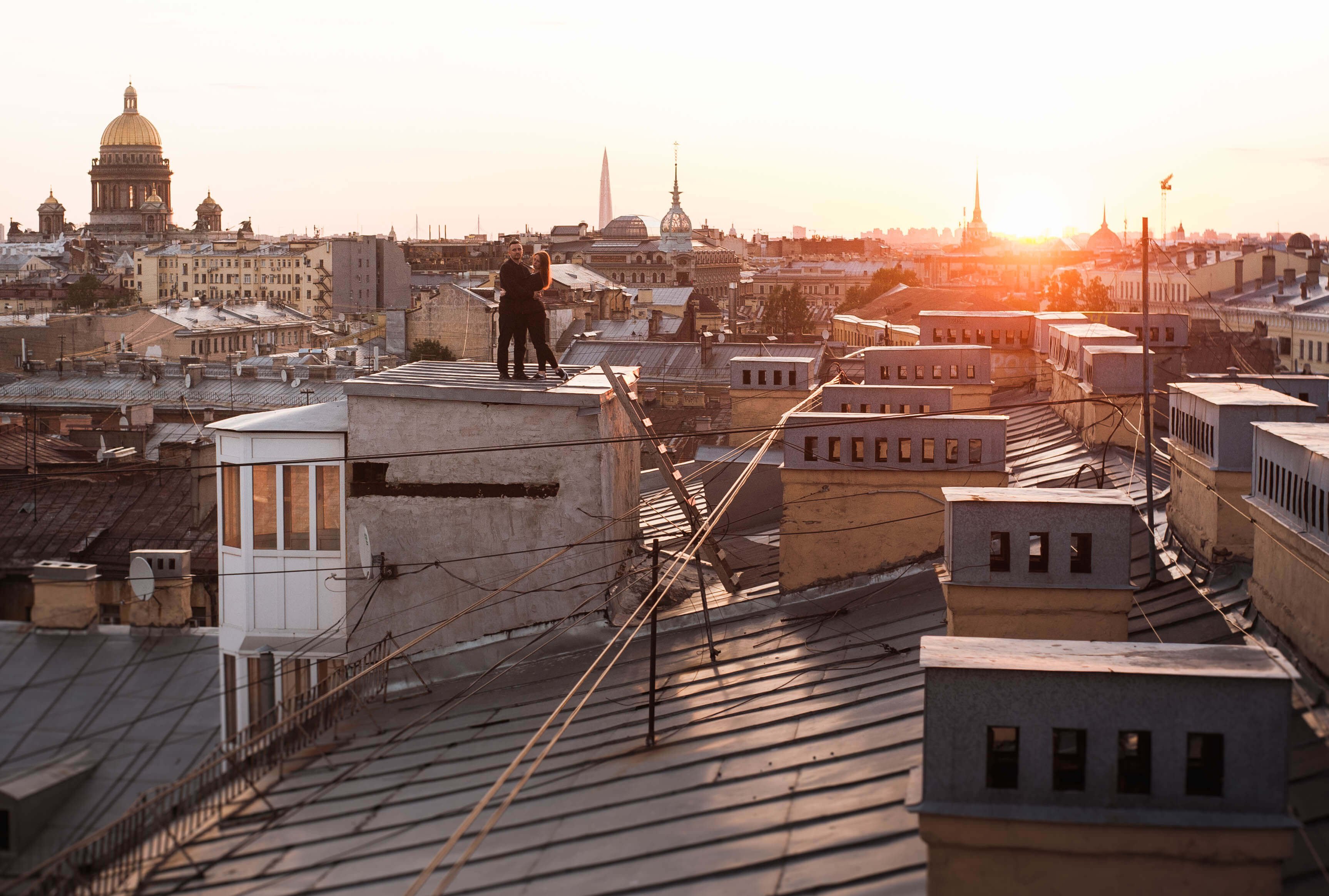 По крышам города стучит. Питер Петропавловская крепость вид с крыши. Крыши Санкт-Петербурга Литейный проспект.