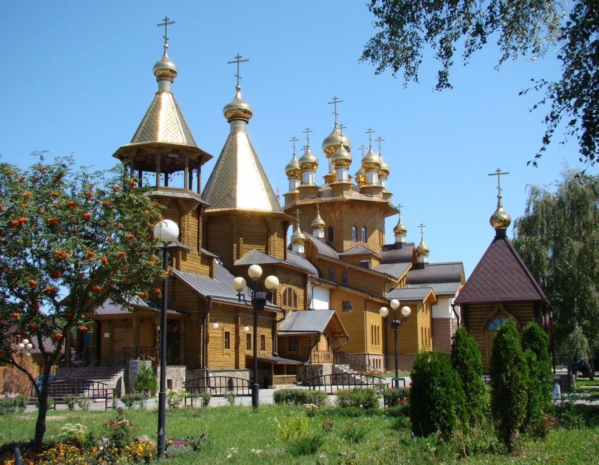 Храм святых мучениц веры, надежды, Любови и матери их Софии (Белгород)