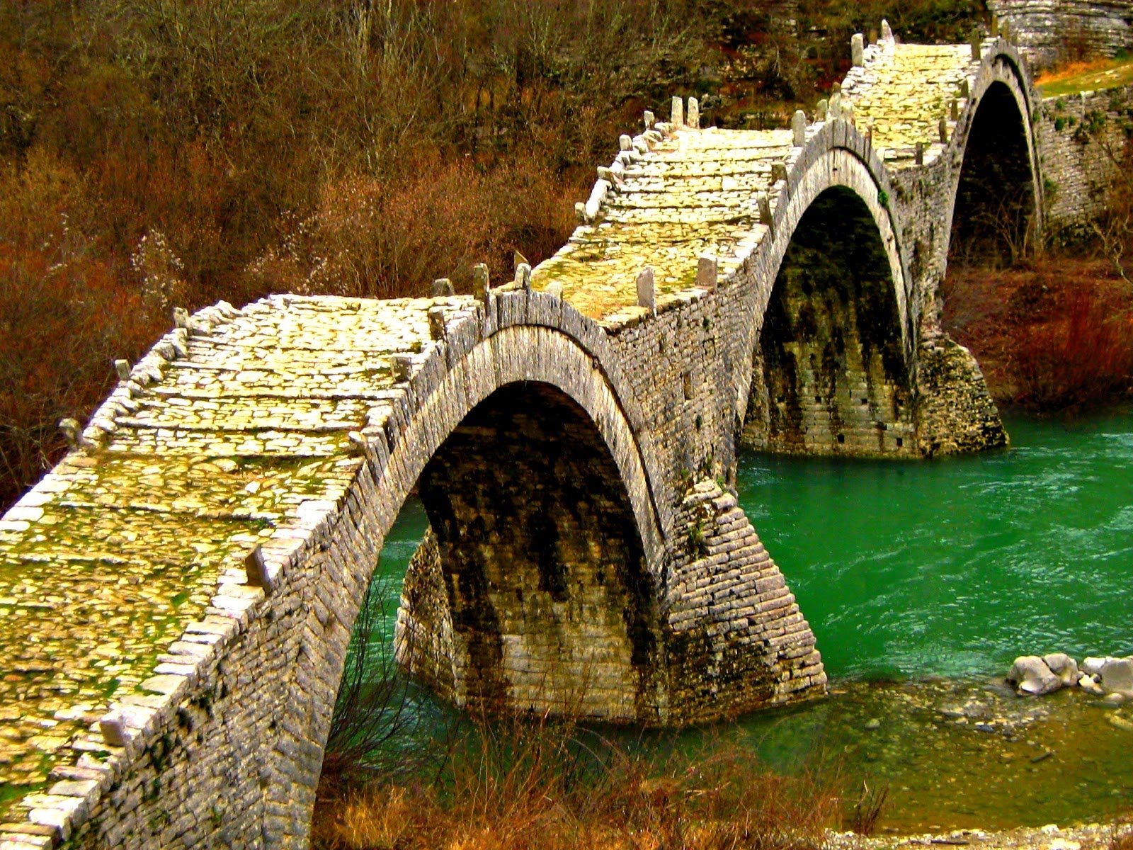 Первые каменные мосты. Гревена арочный мост Греция. Холл-гейтский арочный мост Турция. Кипарисовый мост Греция. Каменный мост Чжаочжоу.