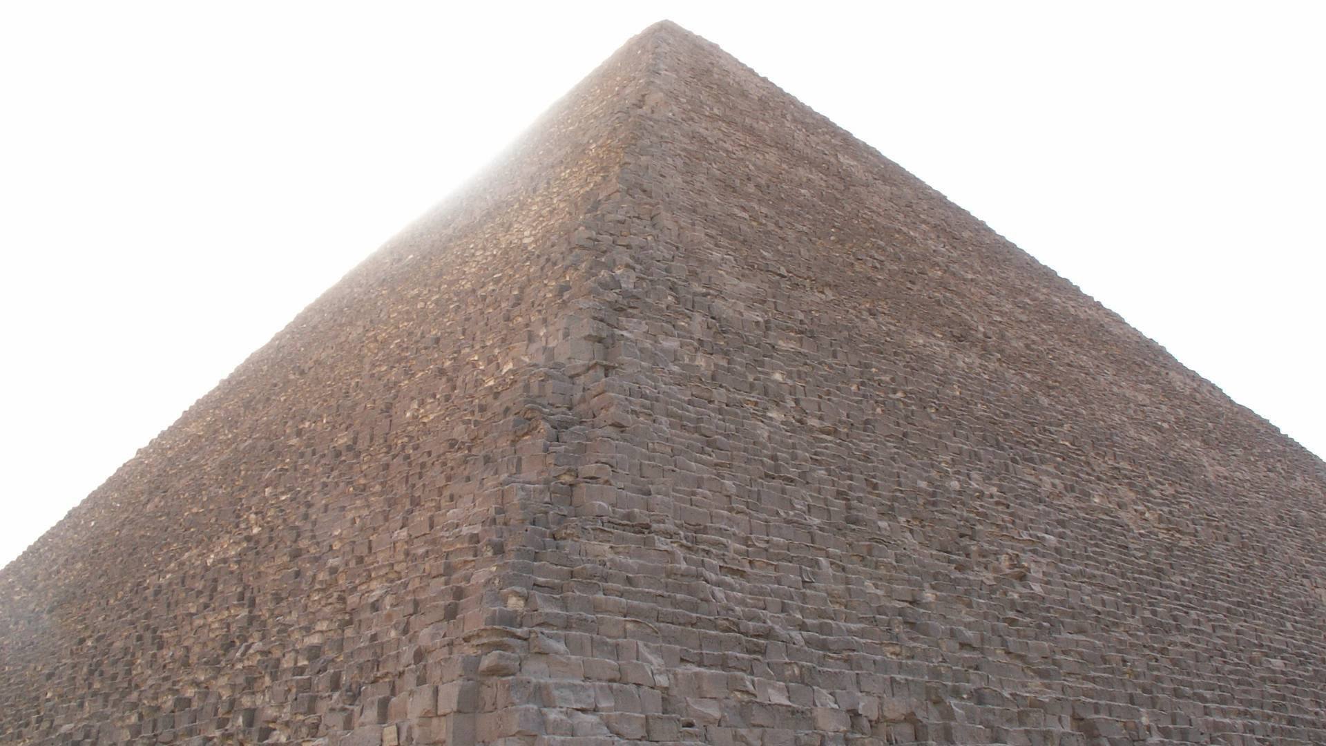 Пирамида снофру имеет 220 104 55. Гизы Египет. Ломаная пирамида Снофру. 7 Чудес света пирамиды Гизы. Пирамиды фон.