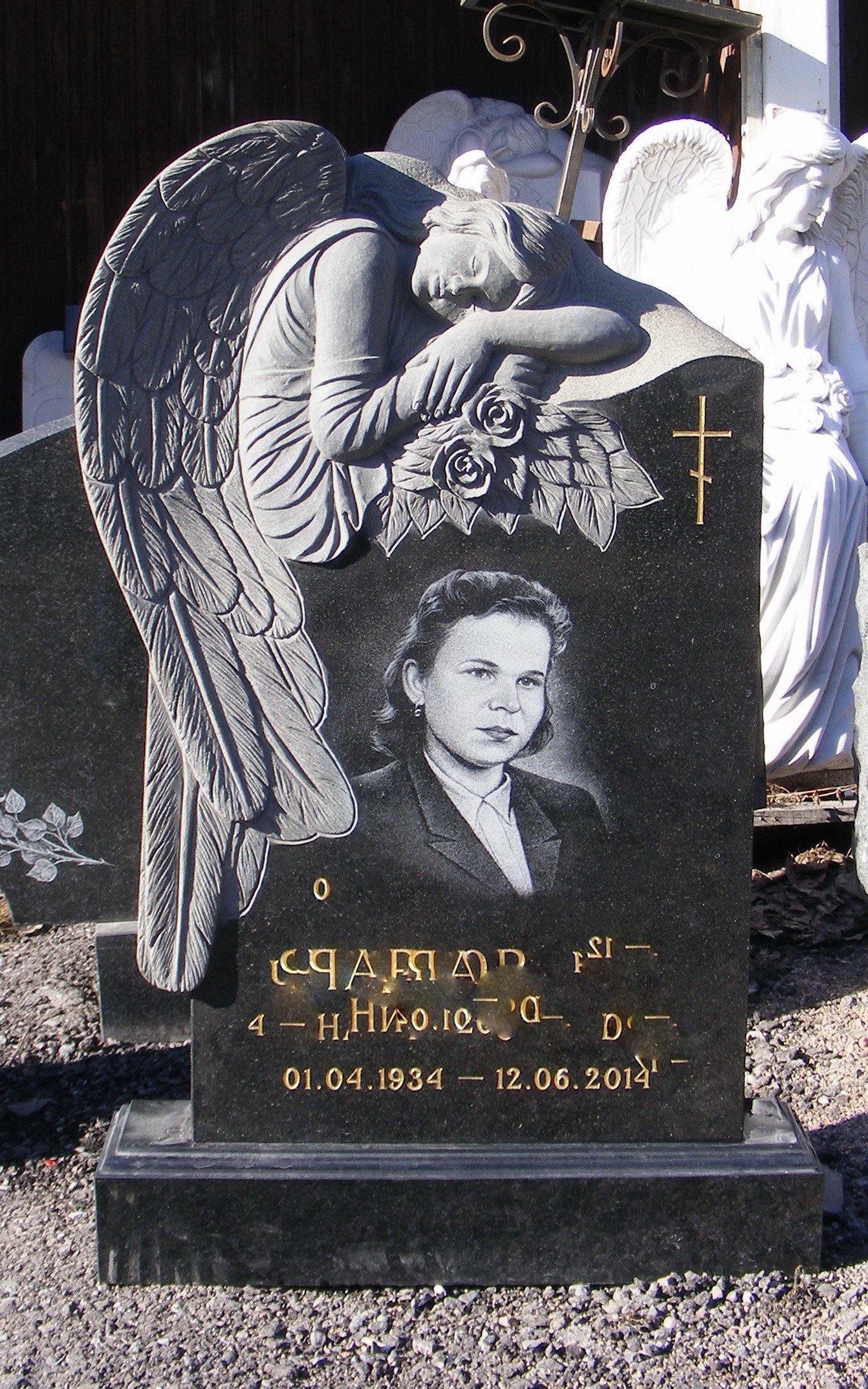 фото памятников на кладбище для женщины спб
