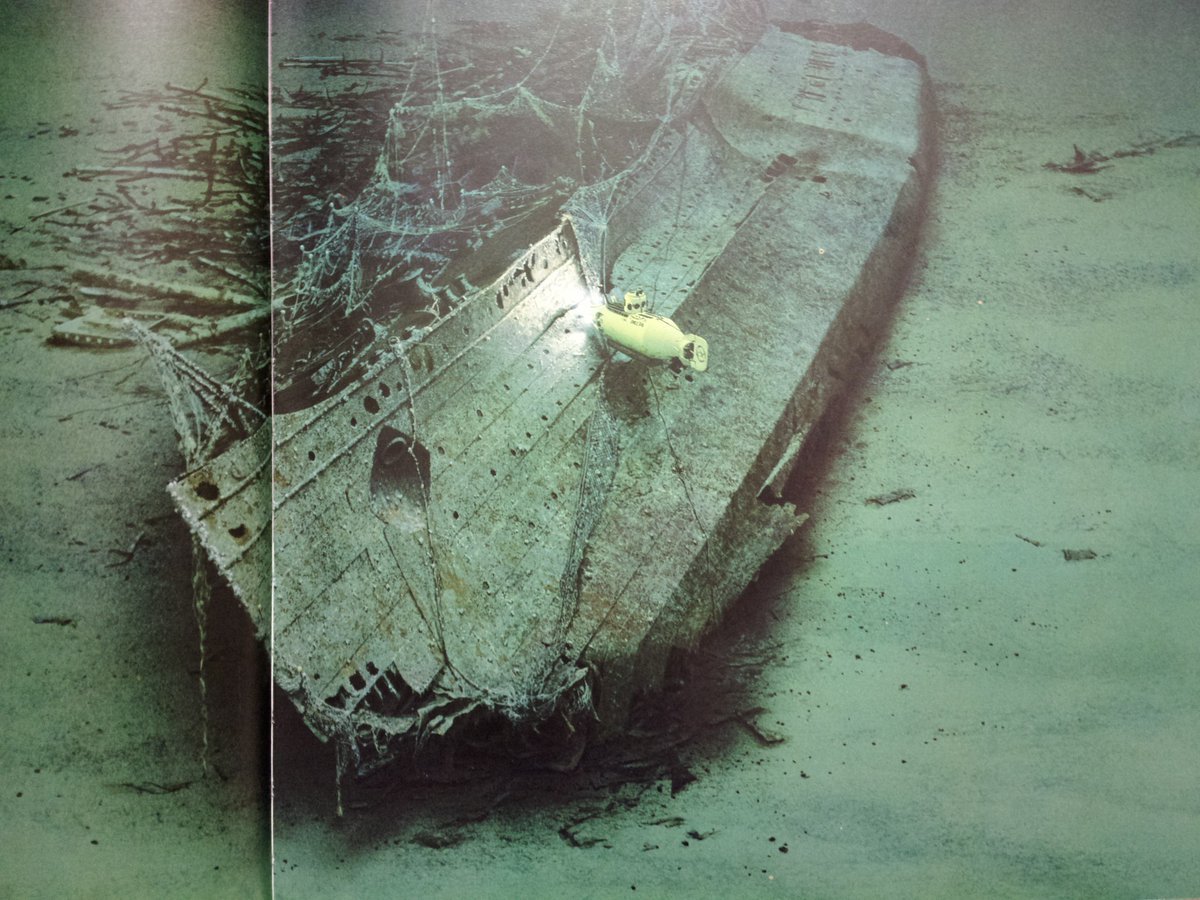 Песня про утонул. Cristobal Colon корабль затонувший. Затонувшие самолеты. Трупы в затонувших кораблях.