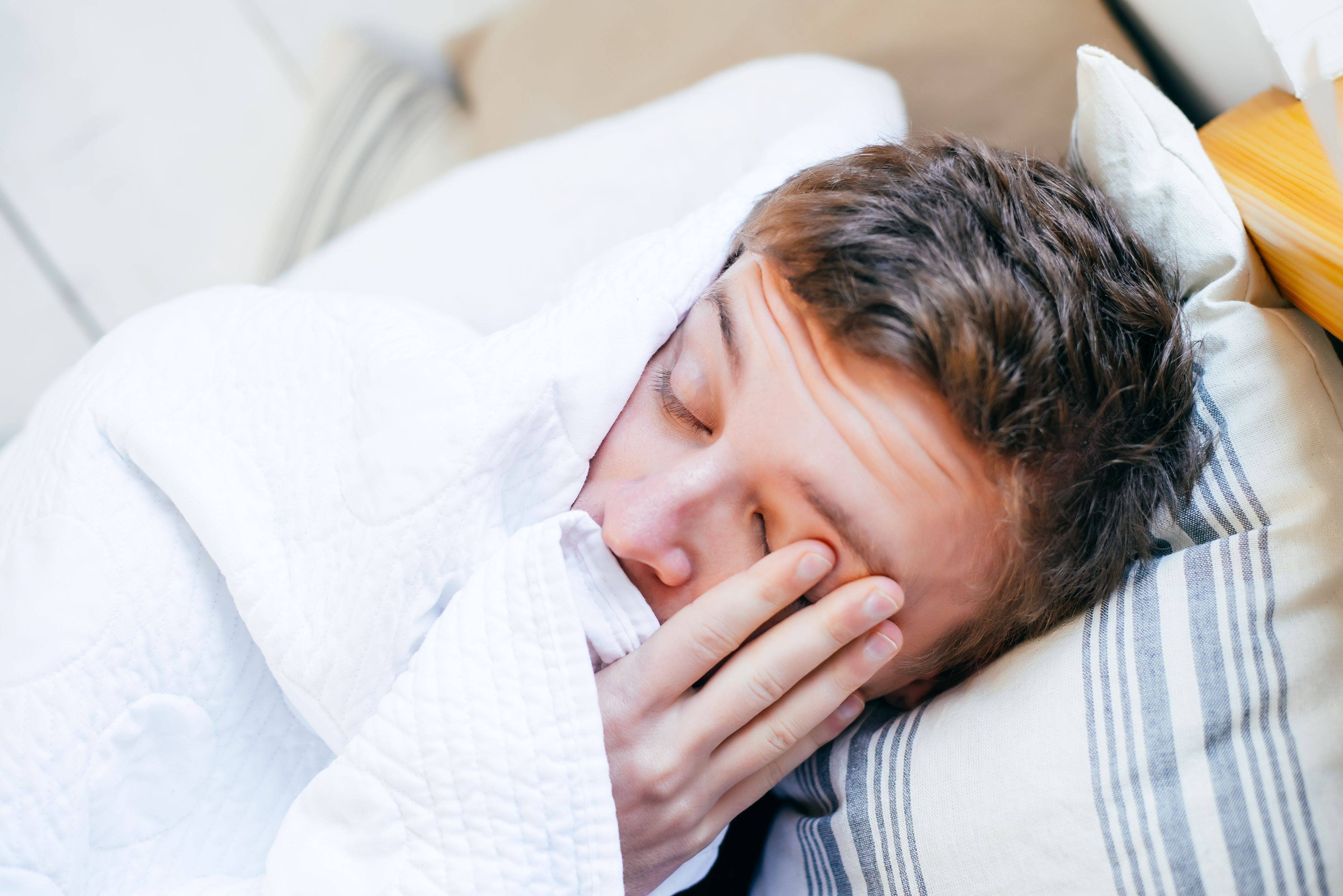 Плохой сон у взрослого причины лечение